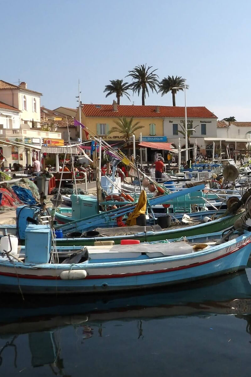 Ravalement de façade à Six-Fours-les-Plages : proximité, expertise locale et solutions durables