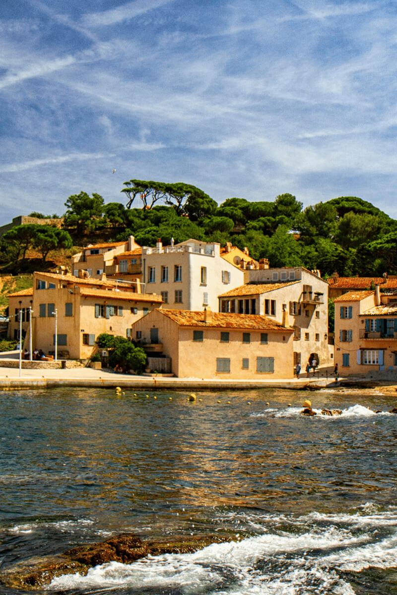FSE-ravalement-façade-a75 Ravalement de Façade à Saint-Tropez